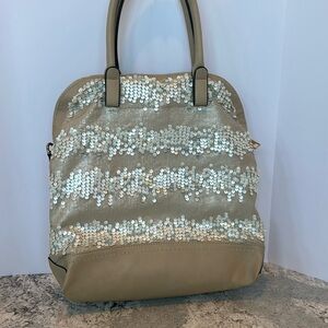 Gorgeous beachy hobo bag!